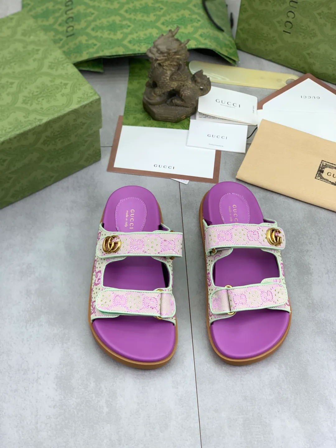 Men's shoes 💰P480💰[New model] High version 🎁🎁🎁 GUCCI New casual hot diamond slippers for the Year of the Snake, original official website, perfect workmanship, transmitting a kind of noble luxury, sublimating its definition of luxury in Gucci's high-end extraordinary craftsmanship. Original Gucci double G combination outsole, code number: 35-45, complete package